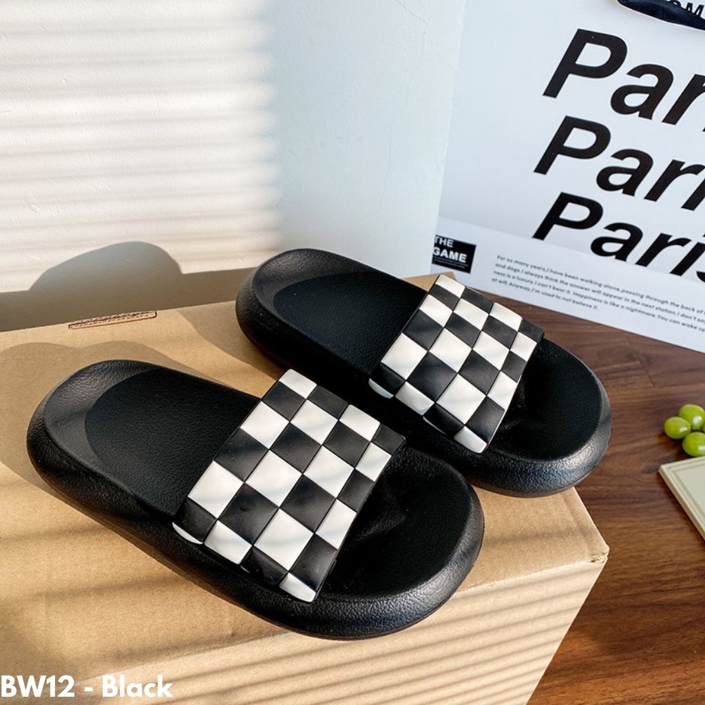 SANDAL SLIDE KOREA WANITA PRIA UNISEX HITAM PUTIH KEKINIAN KEREN ANTI SLIP KARET RUBBER BW12