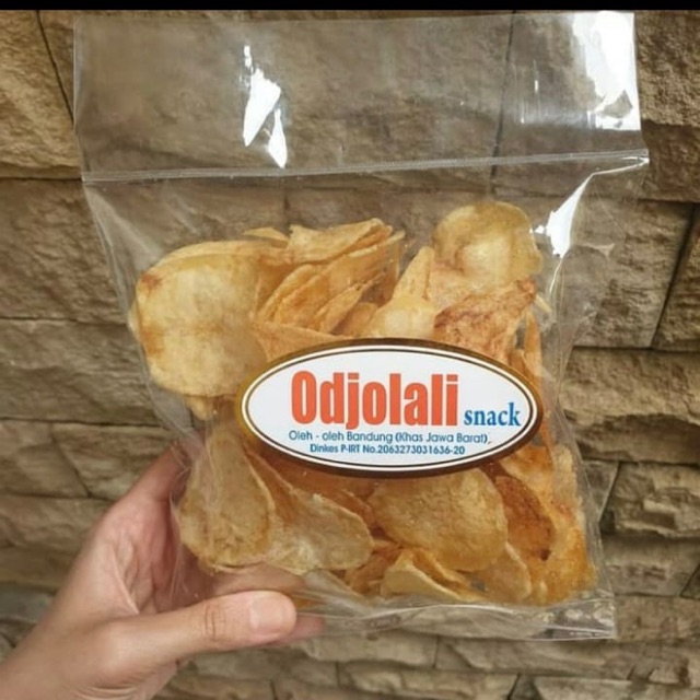 

Keripik kentang keju gurih oleh oleh khas Odjolali Bandung / keripik kentang enak