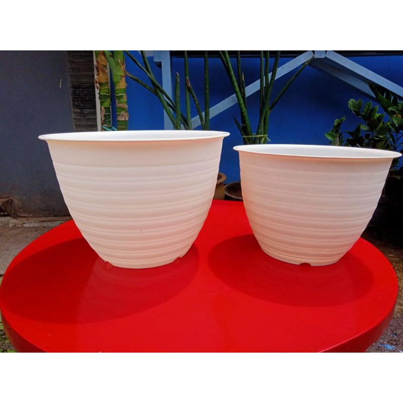 POT SUPER TAWON 21 CM PUTIH TAWON POT 22 PLASTIK 21CM VAS POT BUNGA TAWON BULAT - pot bunga hias