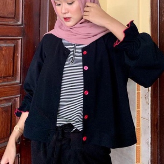 𝐝𝐞.𝐚𝐨𝐫𝐞.벨바 Belva Top | Korean Crop outer