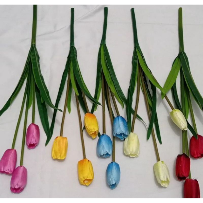 Bunga tulip plastik