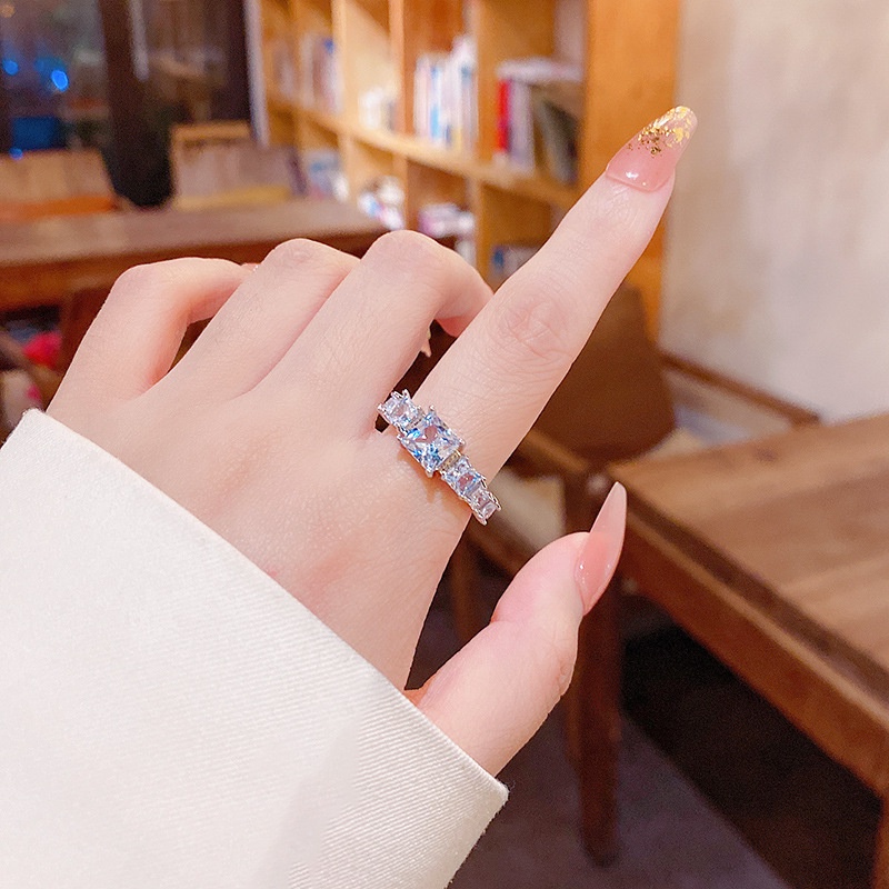 Cincin Silver Adjustable Dengan Zircon Besar Mewah Untuk Wanita