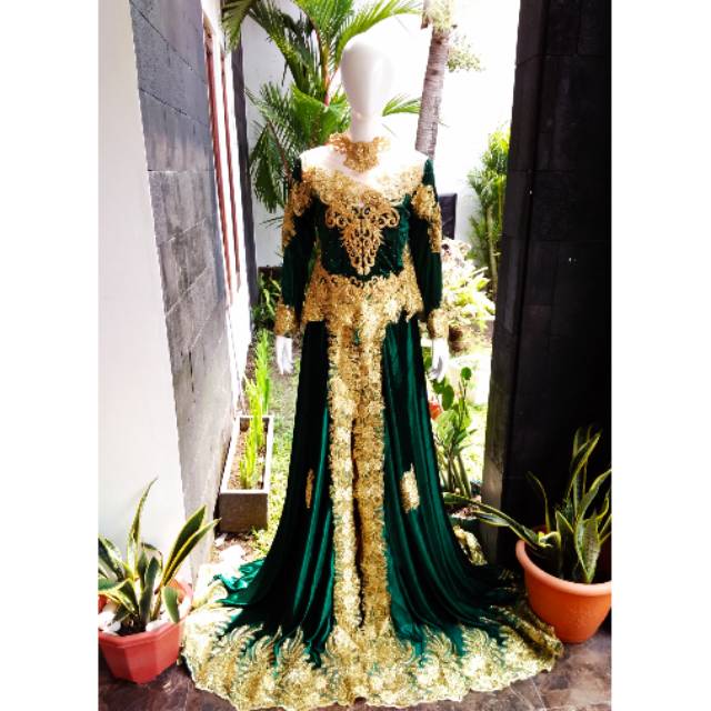 Kebaya bludru manten hijau