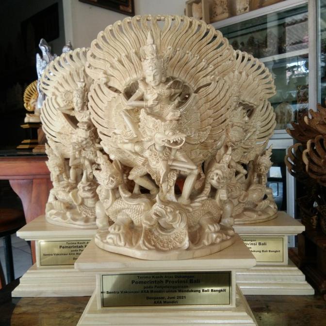 >>>>>] Patung Garuda Wisnu Kencana