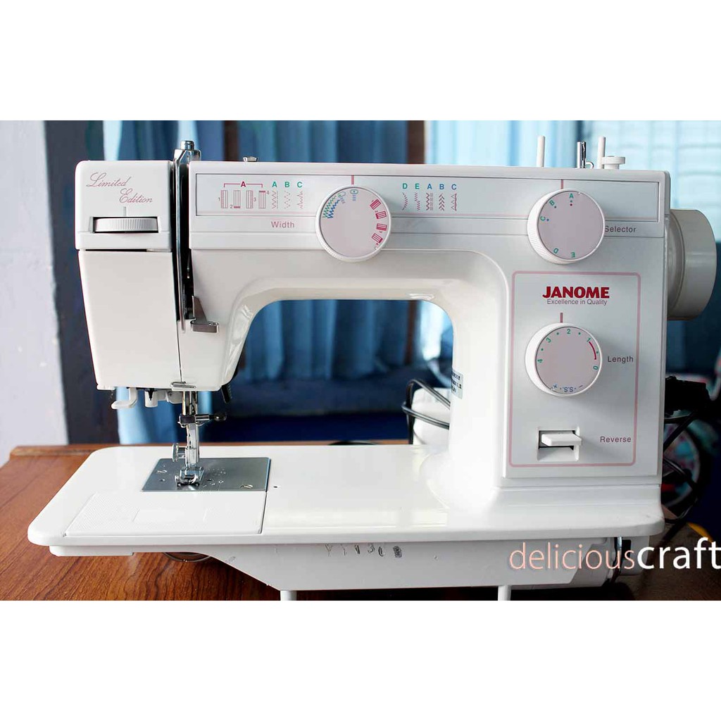 Janome NS 7210