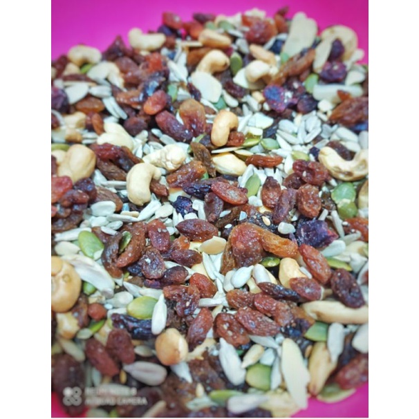 SUPER TRAIL MIX 125GR - Almond, Cashew, Raisin, Pumpkin Seed, Flaxseed, Sunflower Seed