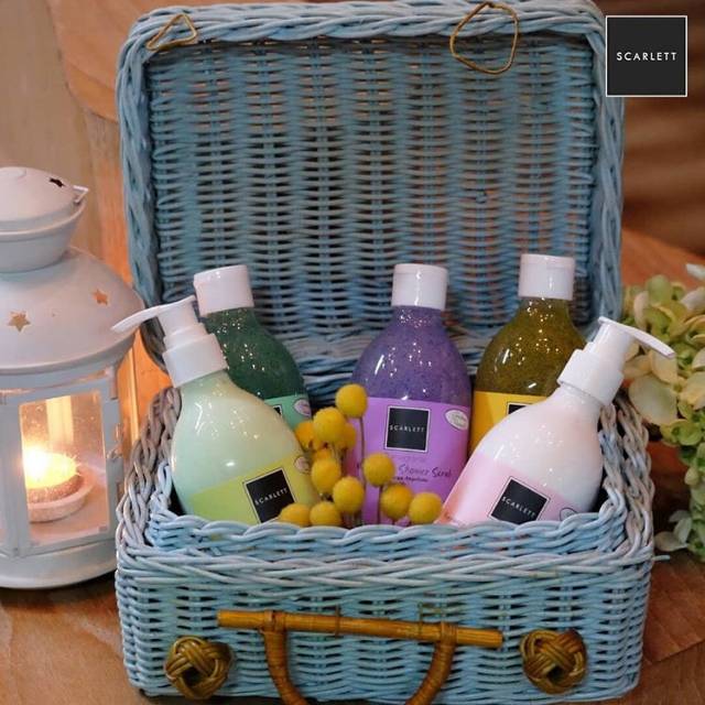 PO Paket 6 botol Scarlett whitening free 1 lipbalm