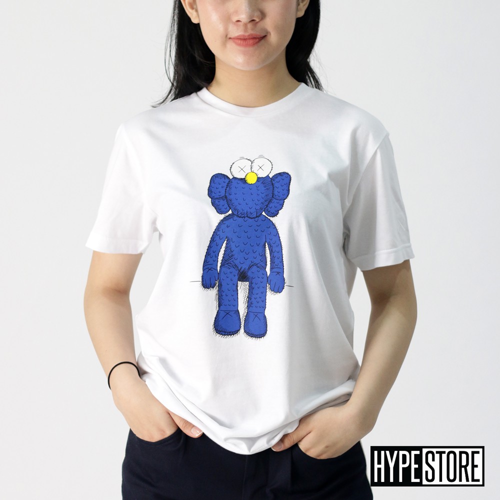  Kaos  Wanita  Streetwear Uniqlo  x Kaws Women 18 817 