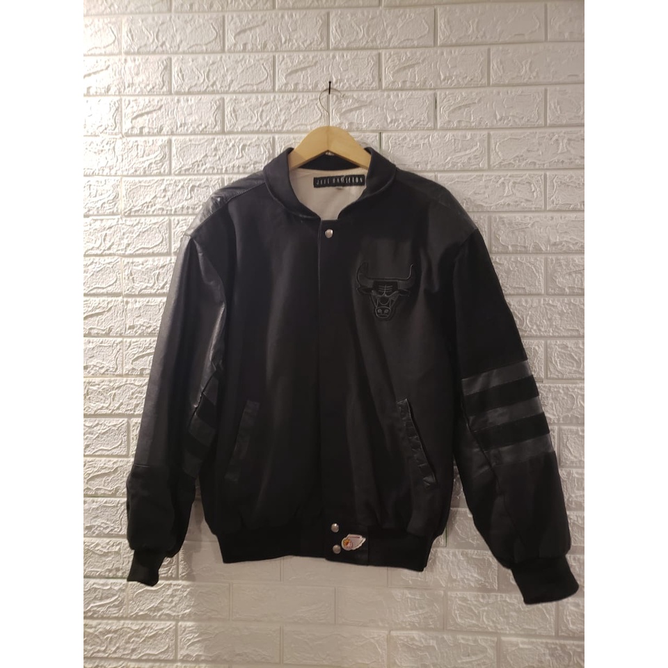 Chicago bulls jacket by Jeff hamilton black on black LANGKA