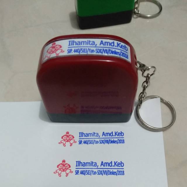 

STEMPEL NAMA NIP-DOKTER-PERAWAT-BIDAN-APOTEKER GANTUNGAN KUNCI 2 Warna