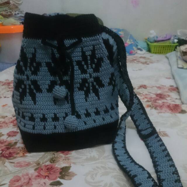 Tas rajut serut tapestry crochet