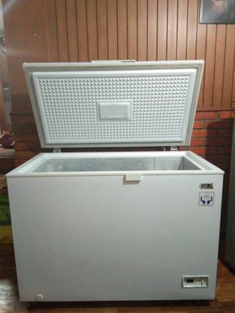 Gea Chest Freezer Ab 300 Second Gebraucht Bekas Shopee Indonesia