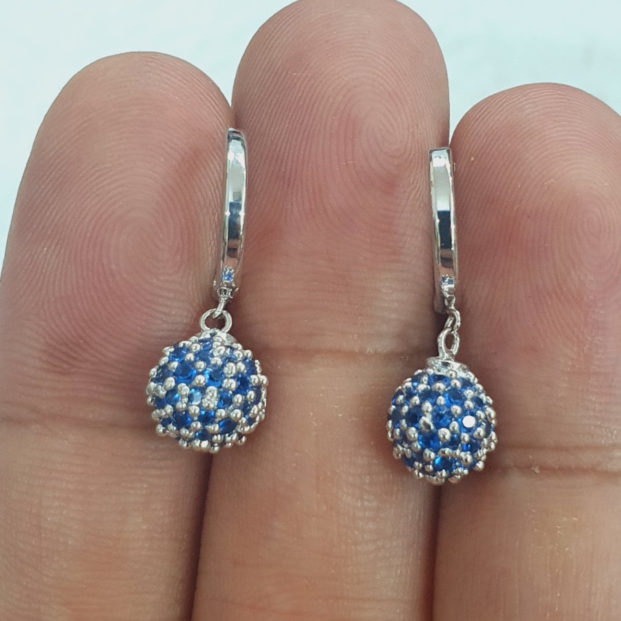 anting gipsi bola mata biru var emas 75% 750 75 % 17k