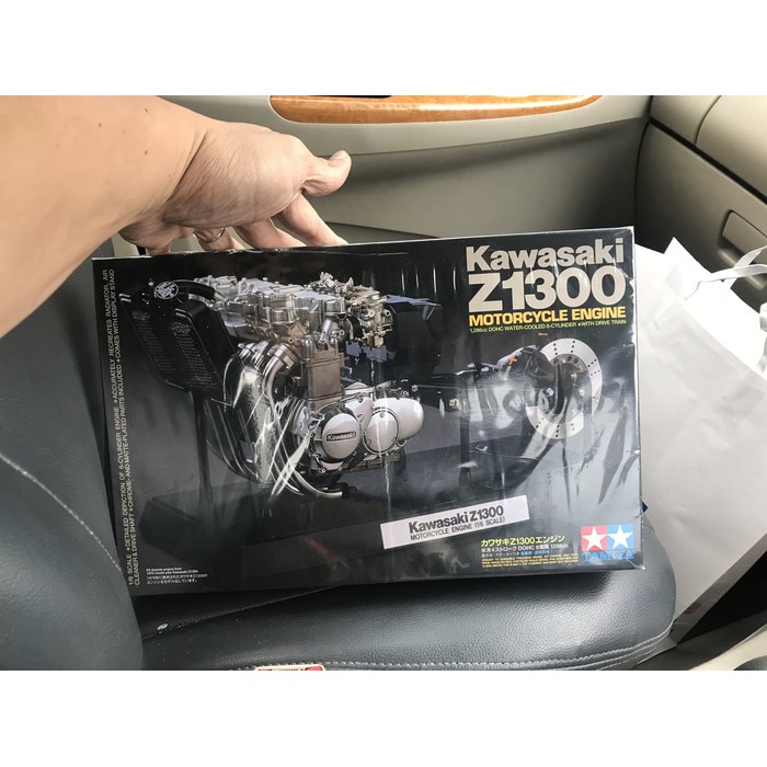 motorcycle engine tamiya 1:6 kawasaki z1300