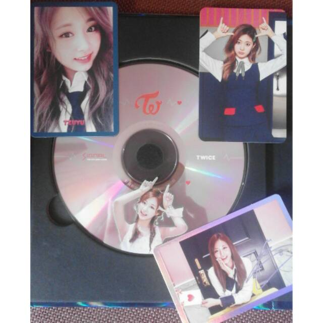TWICE 4th Mini Album Signal with Tzuyu set