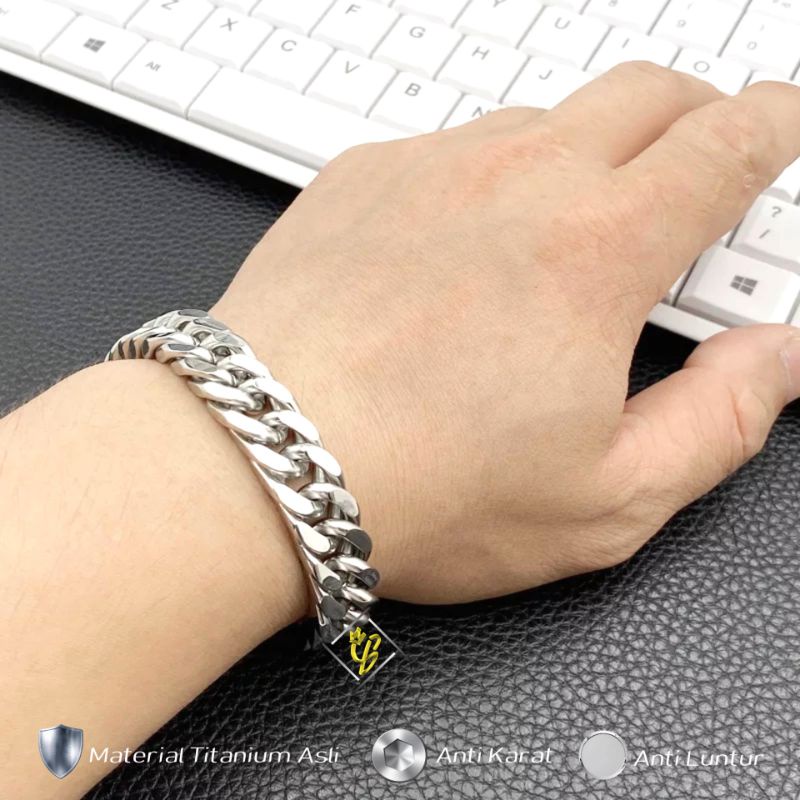 Gelang Pria Silver Gold Black/ Gelang Titanium/ Gelang Pria Macho/Gelang Fashion Pria/Gelang Elegant