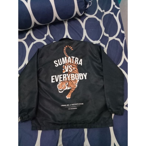 coach jacket Sumatra vs everybody black