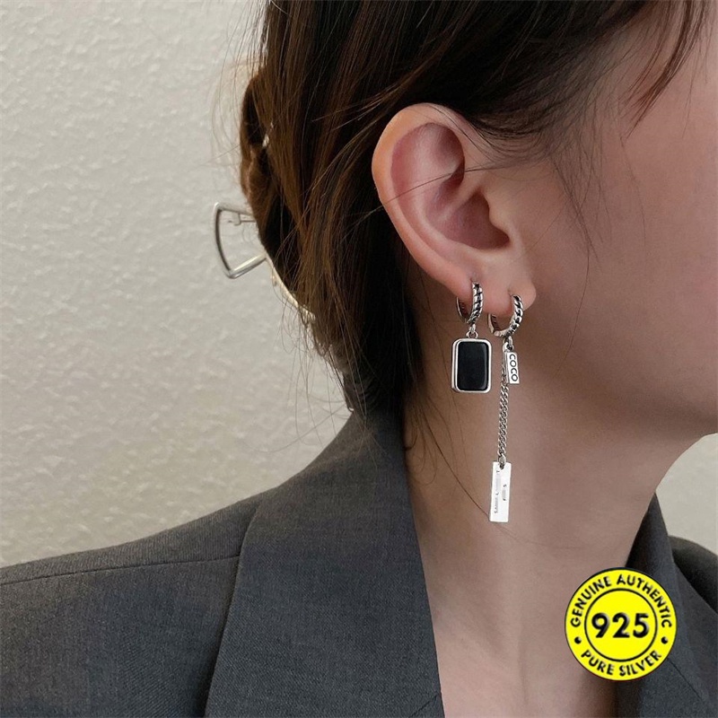 Anting Tusuk Gantung Asimetris Desain Persegitulisan Warna Hitam Gaya Trendy Untuk Wanita