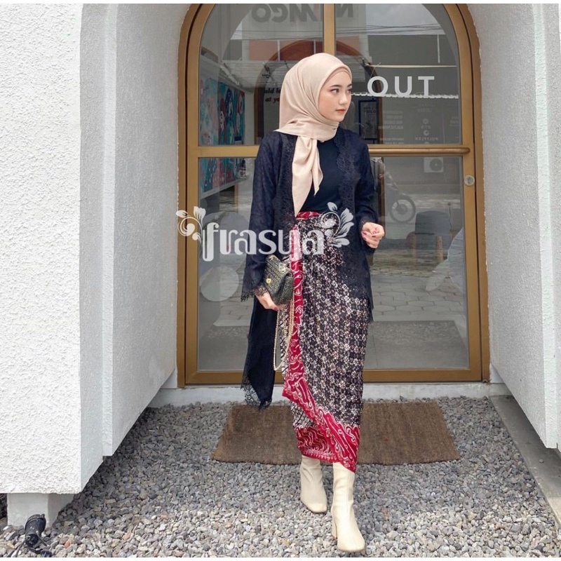 FRASYA BUTIK | Set Kanaya Black Kebaya Outer Lace Renda Batik Viscose