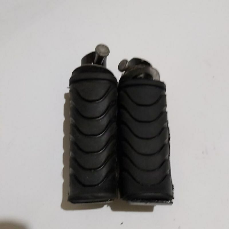 FOOTSTEP MOTOR BELAKANG VARIO LAMA/125