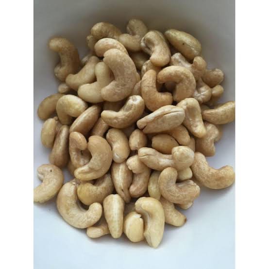 Kacang Mede / Mete Mentah SUPER JUMBO Asli Sulawesi 500 Gram