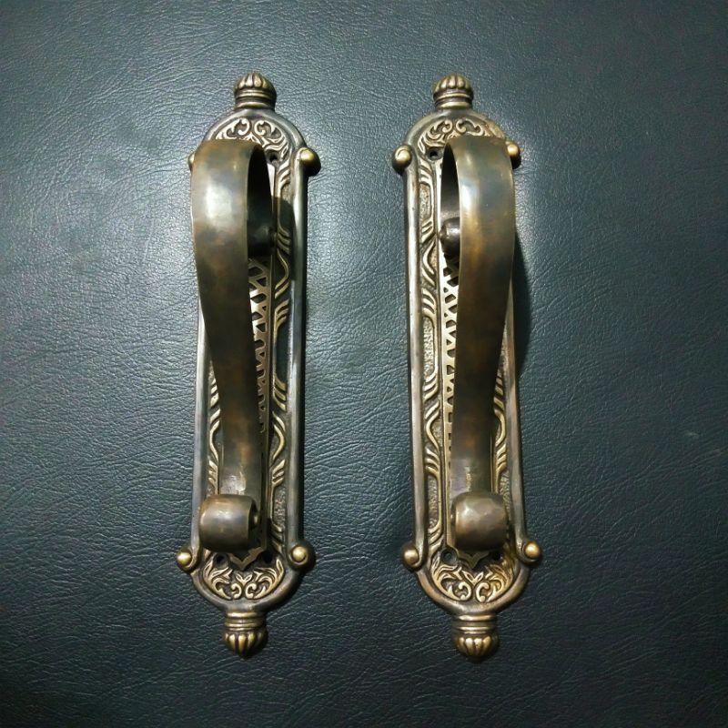 Handle pintu / gagang pintu antik motif cumi ukir