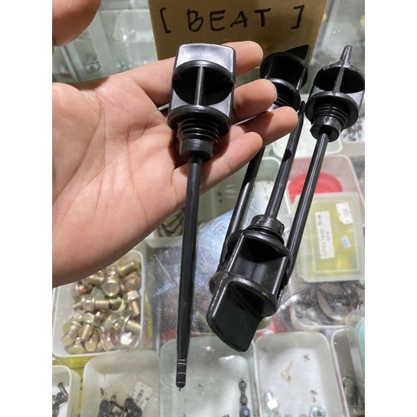 TUTUP OLI ATAS BEAT