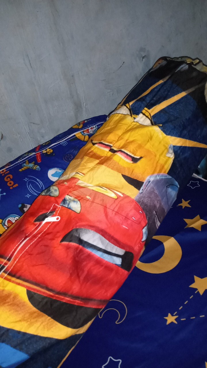 Bantal Guling Isi Full Busa Inoac Dengan Cover Katun Micro Motif Karakter Dewasa