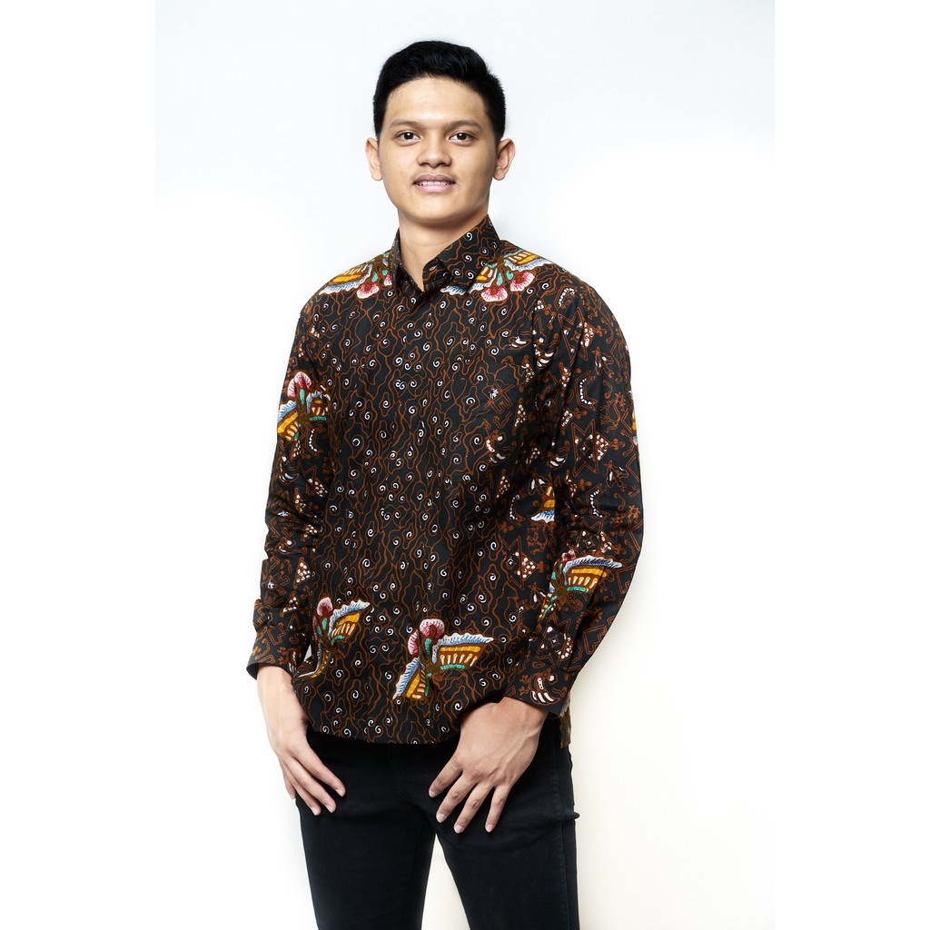 BATIK TRUSMI HAFIYAN KEMEJA BATIK MEGA MENDUNG KERATONAN HITAM COKELAT KUPU-KUPU BATIK PRIA LENGAN P