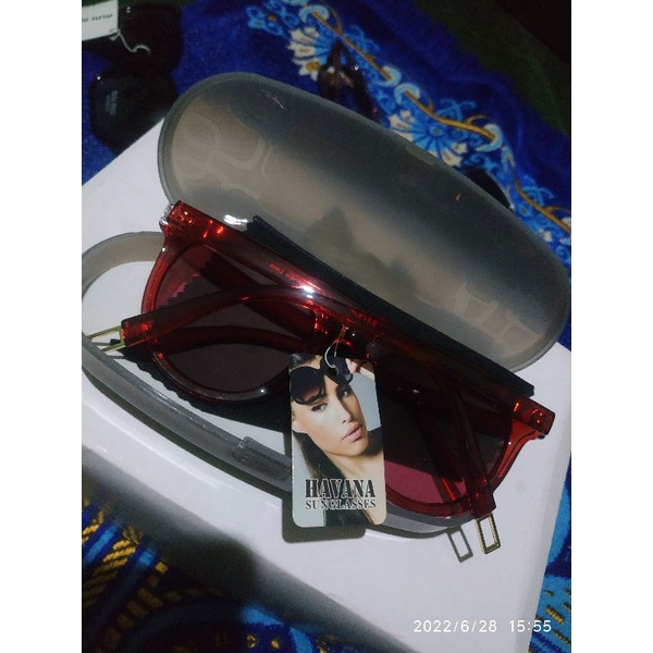 kacamata wanita gaya anti uv merah pekat lensa lebar