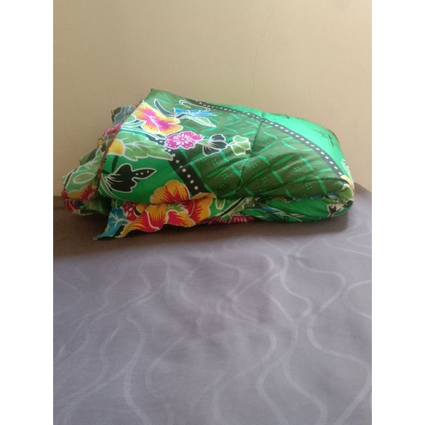 [KENDARI, SULAWESI TENGGARA] Preloved Bedcover Lady Rose 180x200 hijau motif bunga