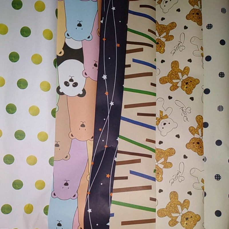 

kertas kado sansan wawa