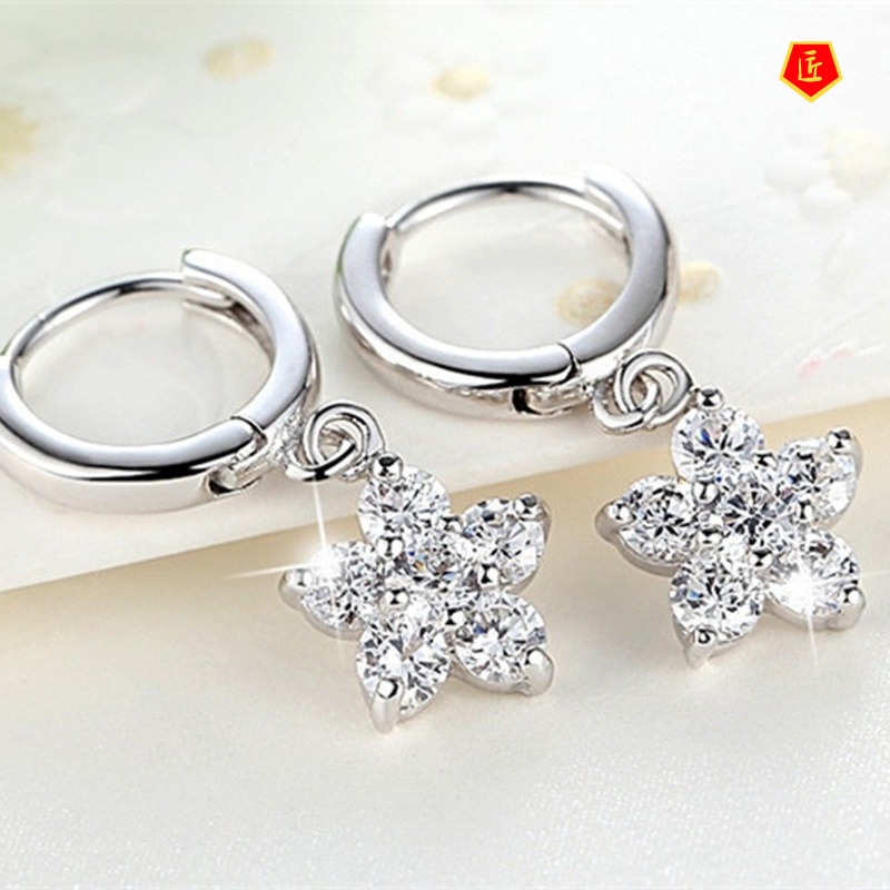 [Ready Stock]Silver Star Snowflake Crystal Earrings Korean Graceful Fashionable