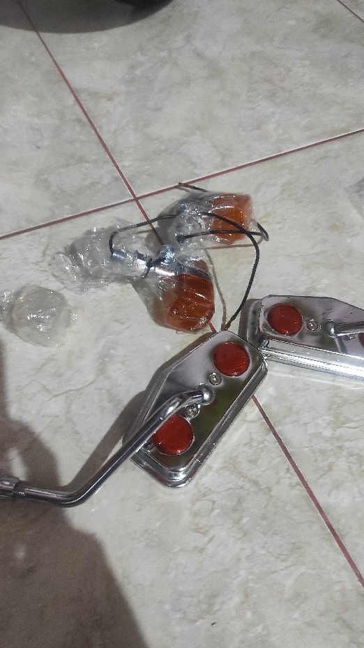 Reteng Palu Kotak Sein Lampu Kotak Born Free