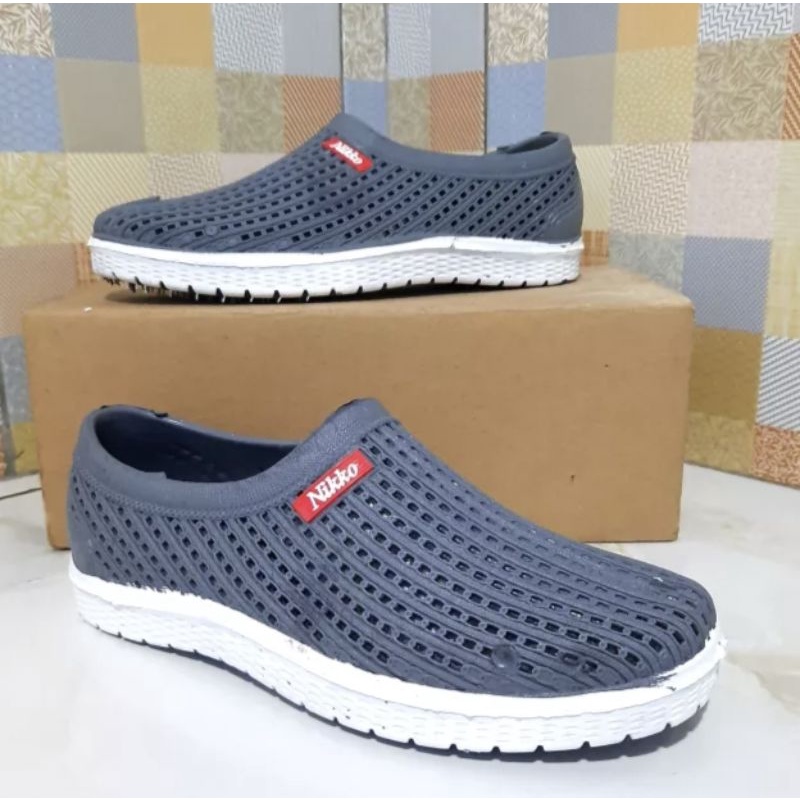 Sepatu kerja berkendara Karet Slip On cowok pria anti air awet tahan lama NIKKO 8152