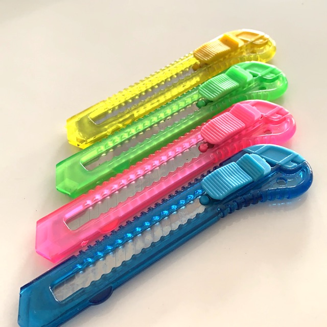 

CUTTER MURAH (15cm)