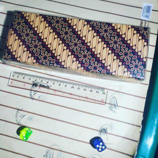 

Tempat Pensil Batik