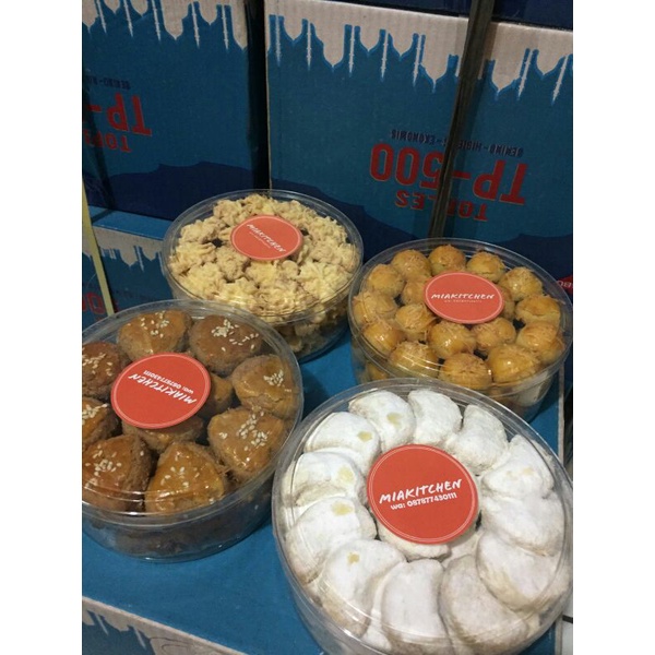 

Kue Putri Salju