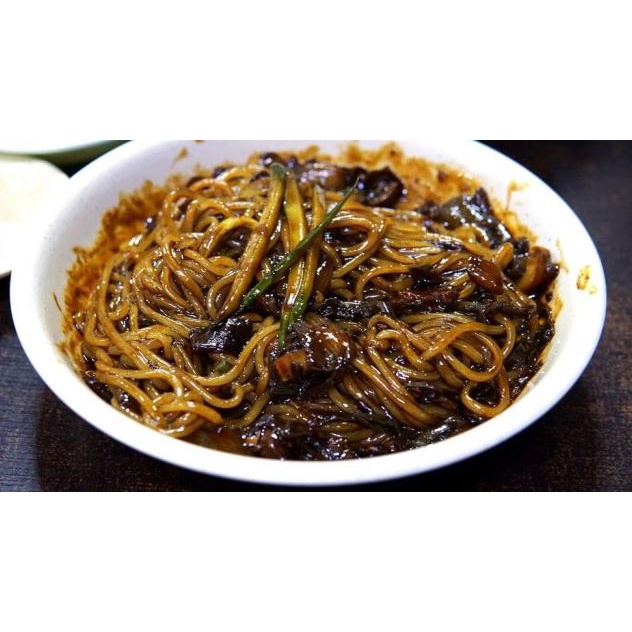 

♦ CHUNJANG 300 g / JJAJANG SAUCE / BLACK BEAN PASTE /PASTA KEDELAI HITAM ➩