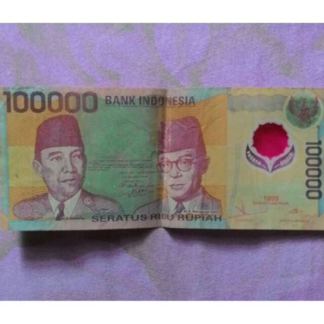 Uang Kuno NKRI senilai 100 ribu tahun 1999