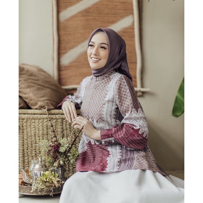 Nawa blouse Wearing Klamby