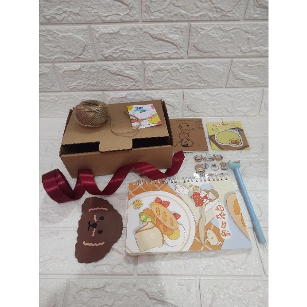 

Gift Box Aesthetic/ wisuda/ ulang tahun/ anniverssary/ tukar kado/ kado premium