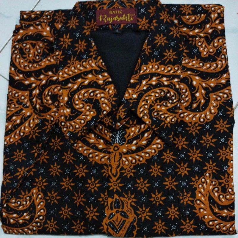 MAUZA RAJASAKTI KEMEJA BATIK SOLO PRIA LENGAN PENDEK LAPIS FURING ATASAN BATIK PREMIUM MODERN KATUN HALUS BAHUWIRYA  BANAMITRA BANAMITRA PUTIH BANGSAWAN BAYU PUTRA BERLIAN BIRU BHARATAYUDA BIMASENA BIRENDRA BIRU INDAH BRAHMAKERTA BRAHMAKERTA MERAH BUDIDRA