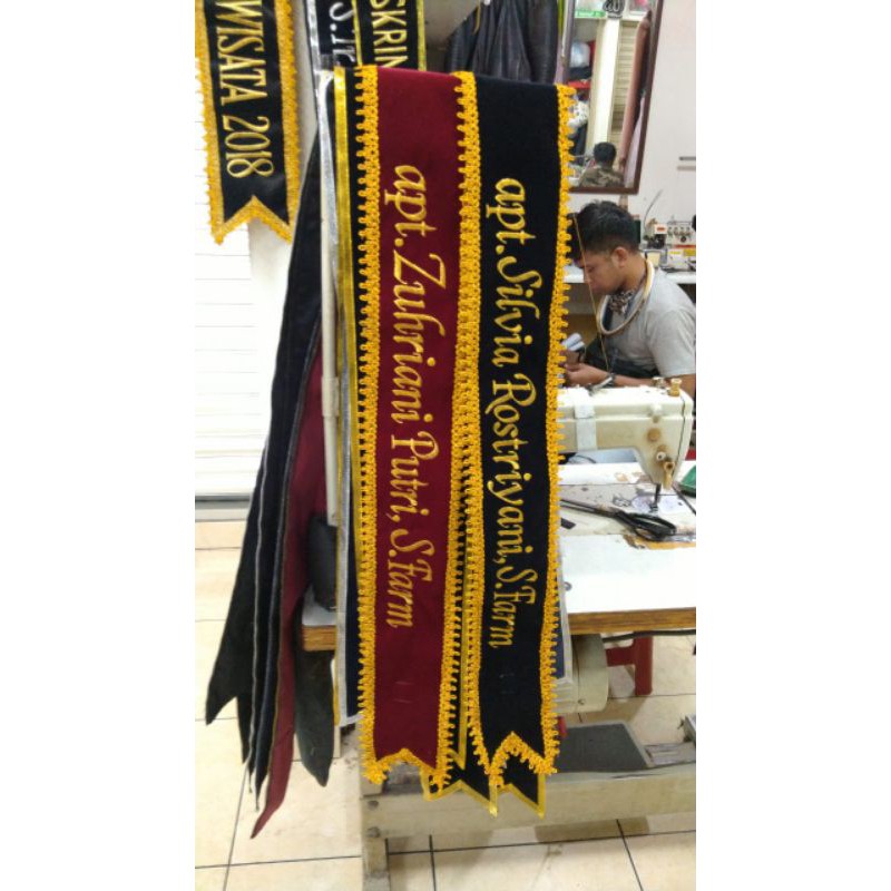 Selempang/Sash Wisuda Bordir Baltos Bandung Pinggiran RENDA ,1HARI JADI