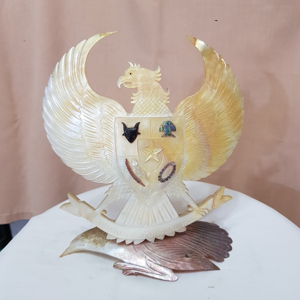 patung pajangan lucu kerang garuda pancasila hiasan dekorasi