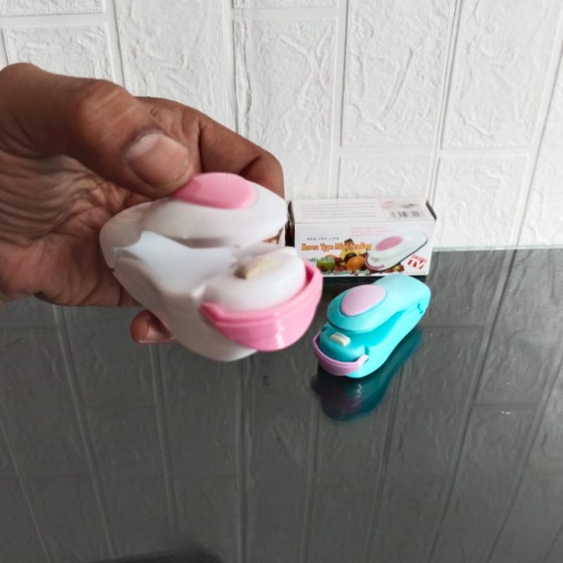 

Klip Perekat Plastik Kemasan Super Handy Sealer Baterai Potable Serbaguna - Klip Mini Pengemas Plastik Makanan Snack Dokumen