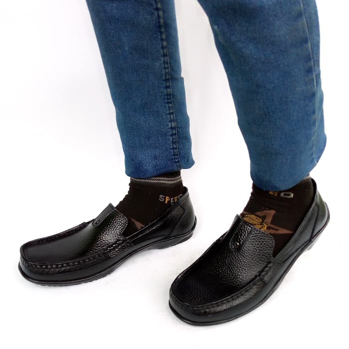 Sepatu Kasual Pria Slip On Kulit Asli Rasheda 018