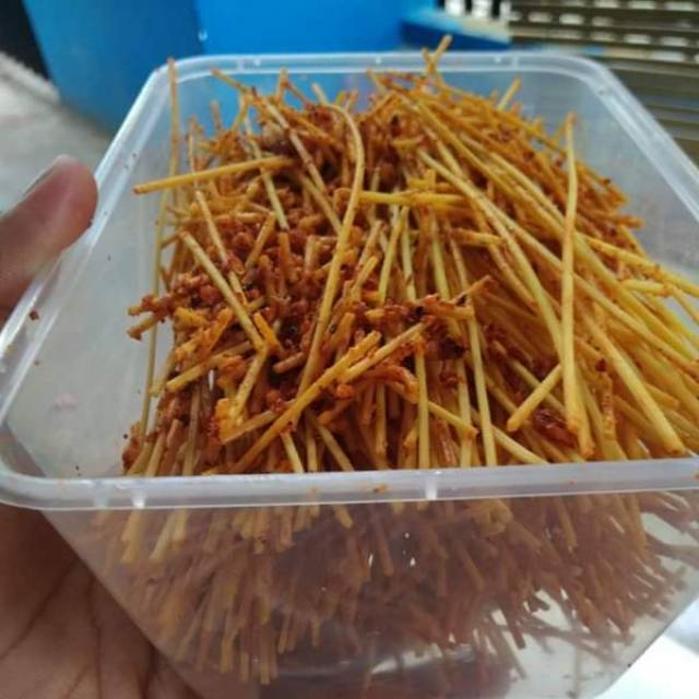 Cemilan pedas mie lidi