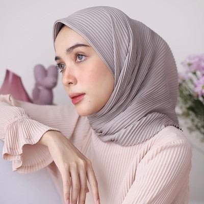 Segi empat bella square plisket / segi empat plisket / segi empat plisket pollycotton