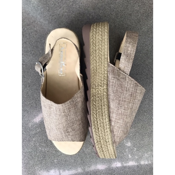 ANNELIESE WEDGES WANITA CASUAL (Second like new)